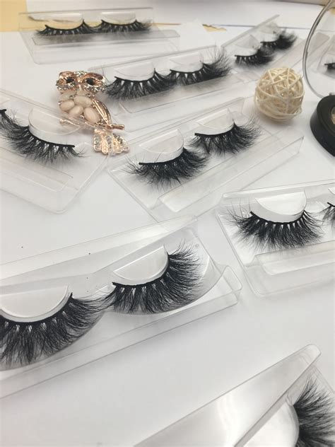 Lash tray vendors 10mm; Package: as your require; Different curls, lengths and thicknesses